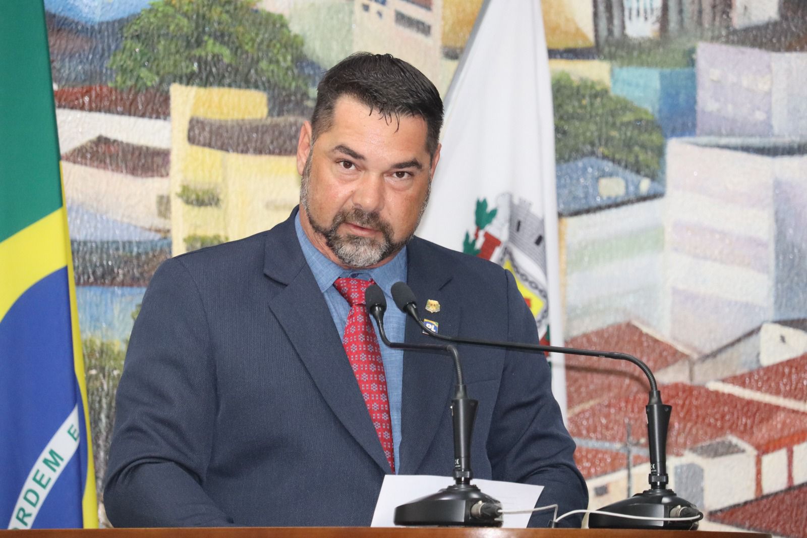 André do Botiquin cobra transparência sobre emendas parlamentares destinadas a Fernandópolis em 2025