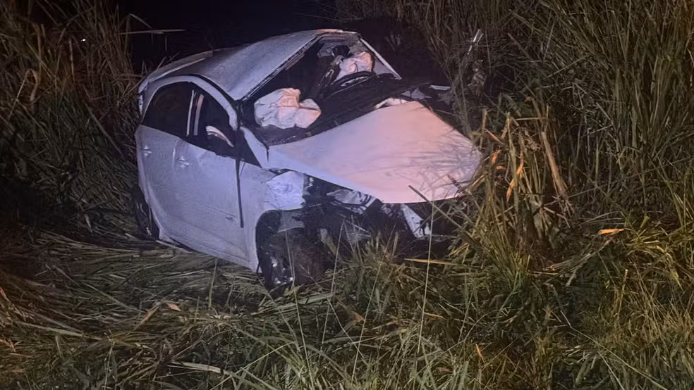 Mulher e homem morrem após acidente com três carros e capivara em Valentim Gentil