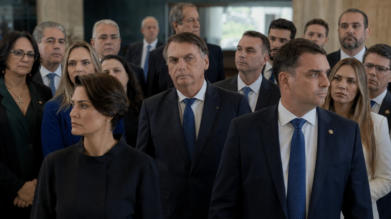 Michelle x Flávio: quem está com quem na guerra no núcleo do clã Bolsonaro
